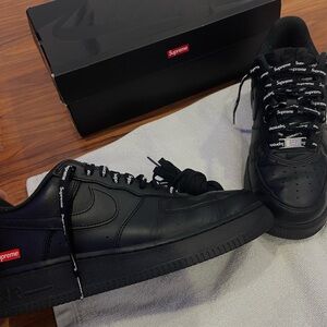Nike Air Force 1 Low Supreme Black